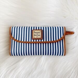 Dooney & Bourke Pebble Grain Continental Clutch Navy White Nautical Stripes EUC
